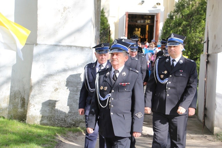 Powitanie ikony MB Częstochowskiej w Dzierzbicach