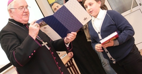 Pobożność maryjna bliska polskim dzieciom