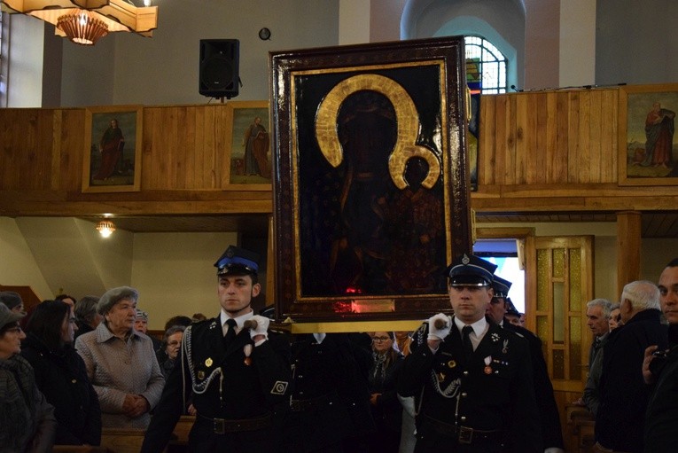 Powitanie ikony MB Częstochowskiej w parafii Sobótka