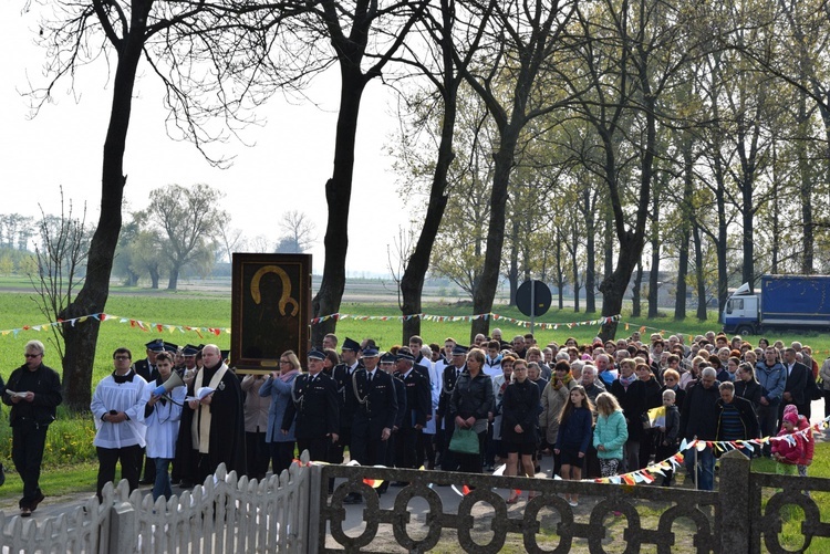 Powitanie ikony MB Częstochowskiej w parafii Sobótka