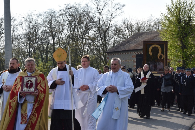 Powitanie ikony MB Częstochowskiej w parafii Sobótka