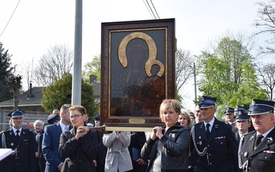 Powitanie ikony MB Częstochowskiej w parafii Sobótka