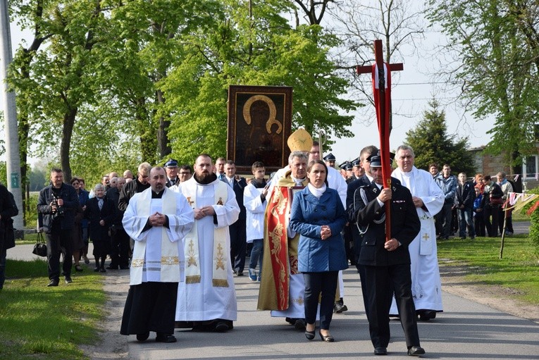 Powitanie ikony MB Częstochowskiej w parafii Sobótka