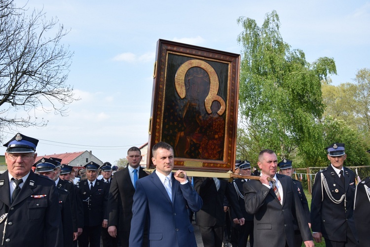 Powitanie ikony MB Częstochowskiej w parafii Sobótka