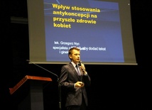 Grzegorz Nyc podczas prelekcji