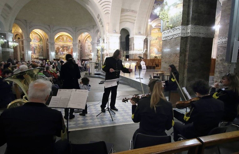 Msza święta w Bazylice Różańcowej