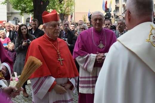 Tuż przed koronacją Świdnickiej Pani w słońcu