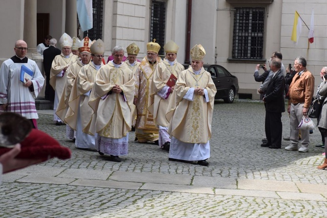 Tuż przed koronacją Świdnickiej Pani w słońcu