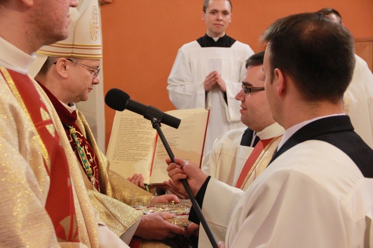 Czterech nowych diakonów