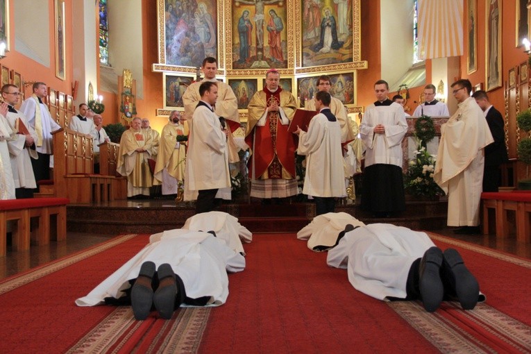 Czterech nowych diakonów