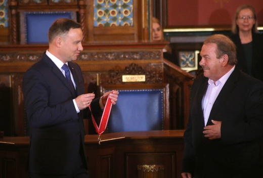 Andrzej Duda odznaczył działaczy i współpracowników SKS