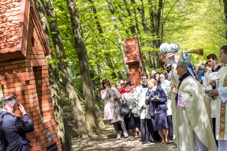 Poświęcenie kapliczek w Gietrzwałdzie