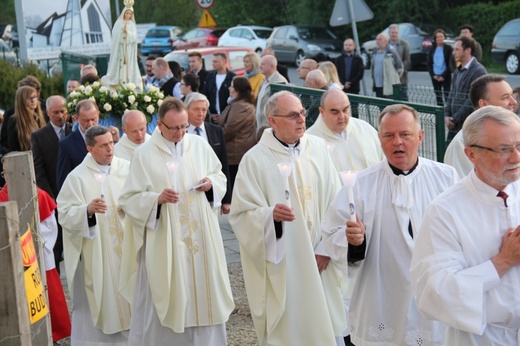 Bierzmowanie i błogosławienie dzwonów u MB Fatimskiej w Piotrowicach