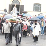 Rodziny idą za Matką