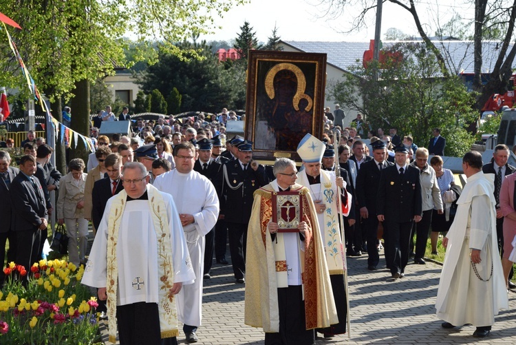 Powitanie ikony MB Częstochowskiej w Topoli Królewskiej