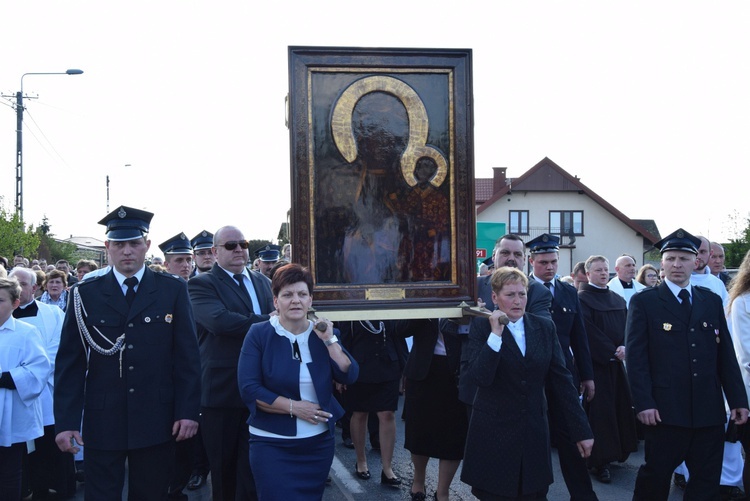 Powitanie ikony MB Częstochowskiej w Topoli Królewskiej