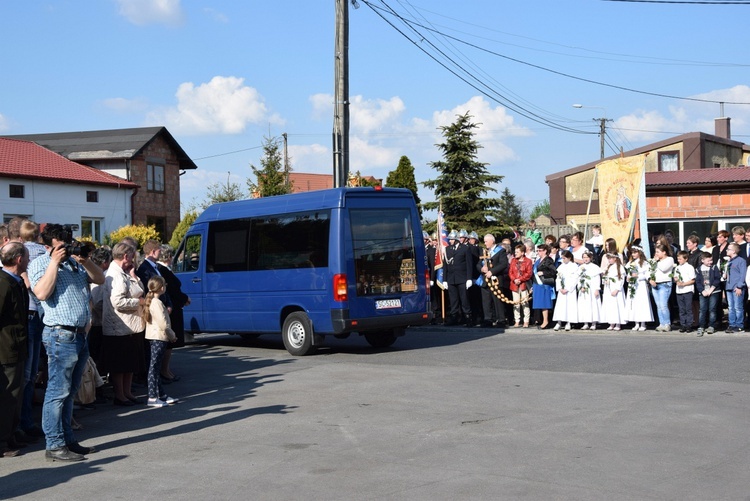 Powitanie ikony MB Częstochowskiej w Topoli Królewskiej