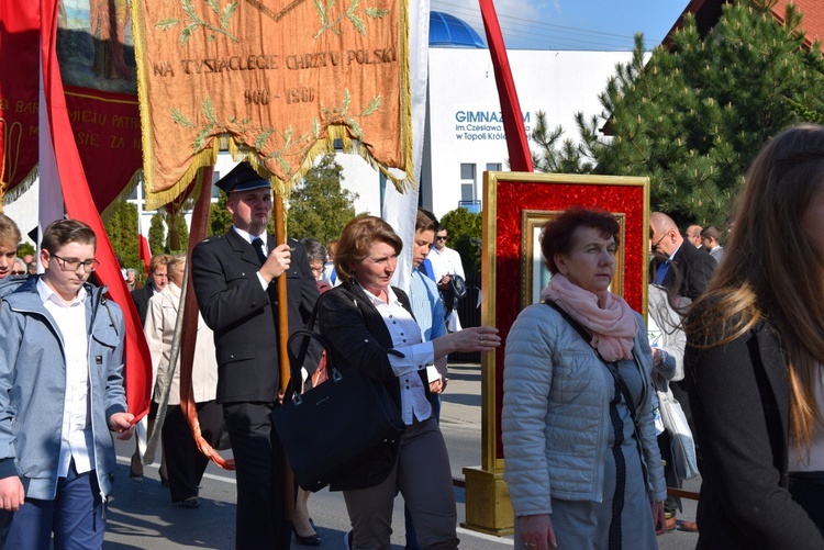 Powitanie ikony MB Częstochowskiej w Topoli Królewskiej