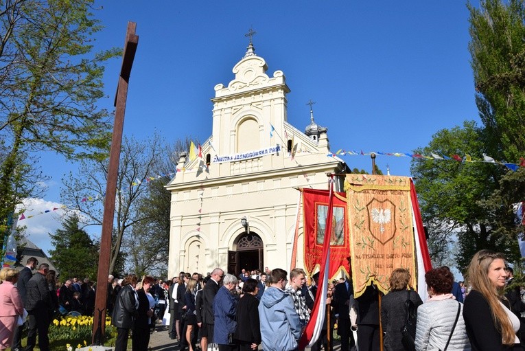 Powitanie ikony MB Częstochowskiej w Topoli Królewskiej