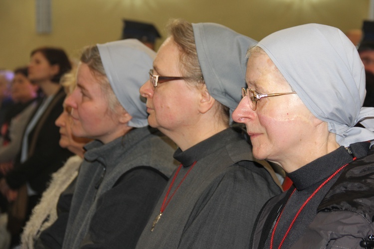 Nabożeństwo Fatimskie w parafii Jezusa Chrystusa Króla Wszechświata w Rawie Maz. 