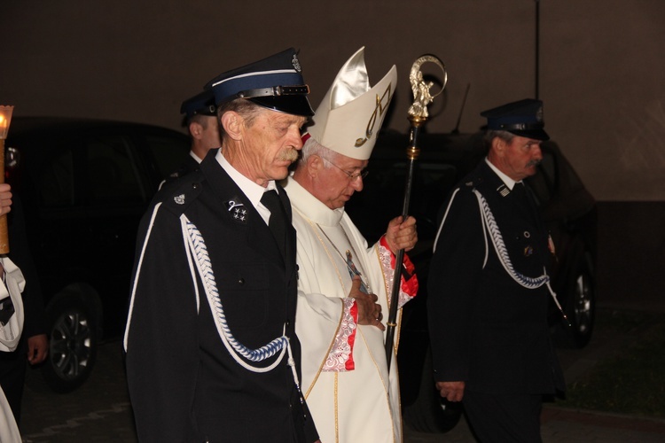 Nabożeństwo Fatimskie w parafii Jezusa Chrystusa Króla Wszechświata w Rawie Maz. 