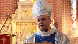 Bp Lityński: Prosimy Boga, aby uchronił nas od niszczącego podziału wewnętrznego naszego narodu