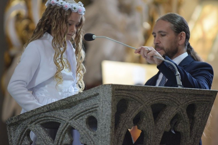 I komunii św. w Strzegomiu udzielił kardynał