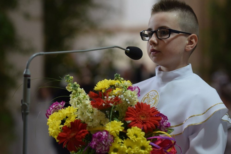 I komunii św. w Strzegomiu udzielił kardynał