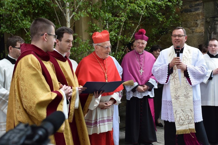 I komunii św. w Strzegomiu udzielił kardynał