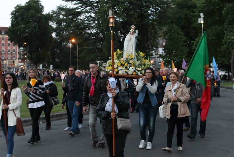 Pożegnalna procesja maryjna