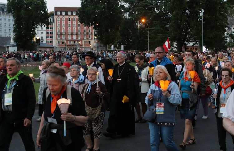 Pożegnalna procesja maryjna