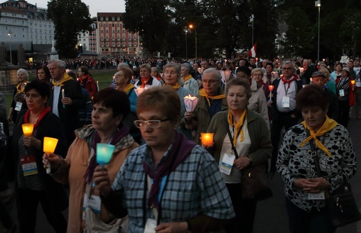 Pożegnalna procesja maryjna