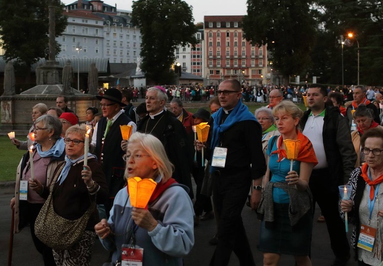 Pożegnalna procesja maryjna