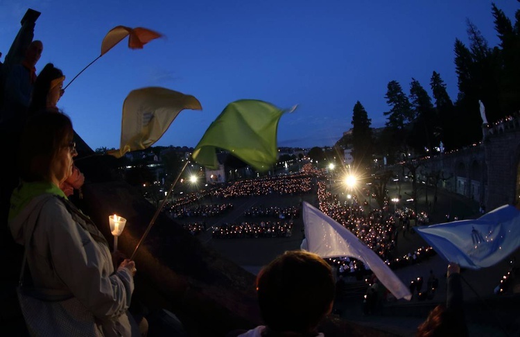 Pożegnalna procesja maryjna