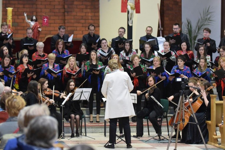 Koncert chórów z okazji Dni Papieskich