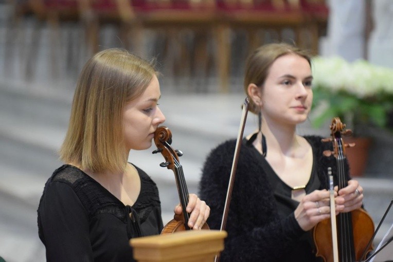 Koncert chórów z okazji Dni Papieskich