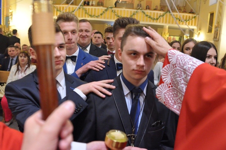 Bierzmowanie w Łęgu Tarnowskim
