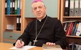 To pierwszy polski biskup wyróżniony "Laurem Pamięci"
