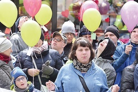 Każdy uczestnik dostał balon, by zawieszone na nim marzenie wypuścić do nieba.