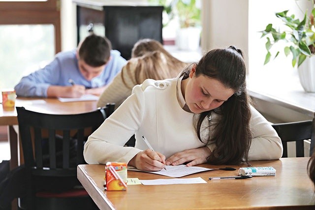 ▲	Testy wiedzy rozwiązywało w tym roku ponad  620 finalistów.