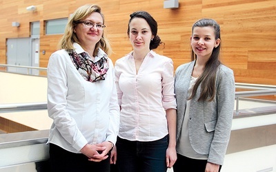 Dr Małgorzata Wachulska (z lewej), Joanna Sztychmiler (w środku) i Weronika Olszewska  – współtwórczynie strony.