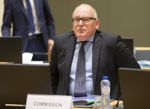 Timmermans: Większość państw UE za dalszymi pracami KE ws. Polski