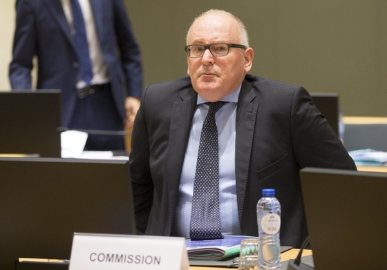 Timmermans: Większość państw UE za dalszymi pracami KE ws. Polski