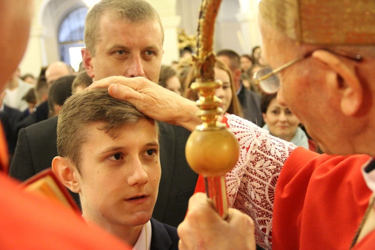 Bierzmowanie w kościele św. Jakuba w Tuchowie