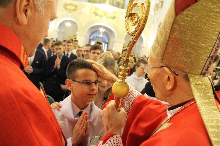 Bierzmowanie w kościele św. Jakuba w Tuchowie