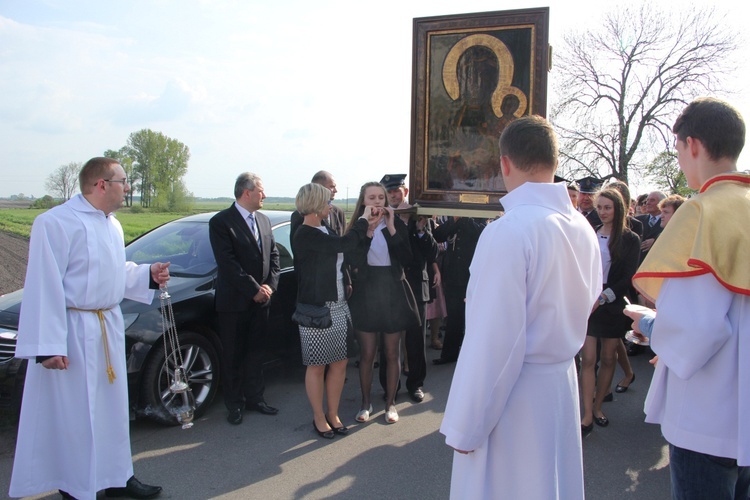 Powitanie ikony MB Częstochowskiej w Błoniu