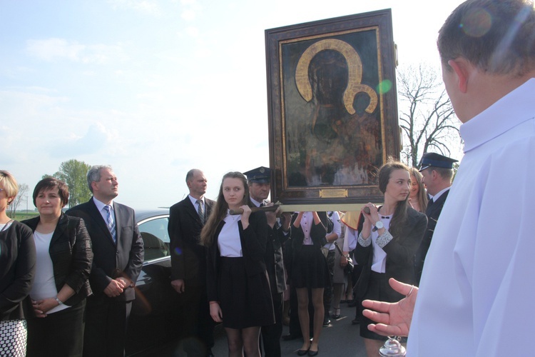 Powitanie ikony MB Częstochowskiej w Błoniu