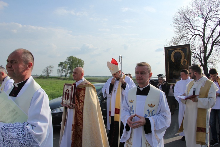 Powitanie ikony MB Częstochowskiej w Błoniu