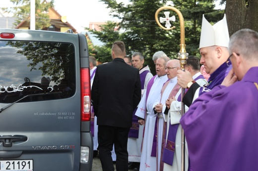 Pogrzeb śp. ks. kan. Borysa Kroczka na Trzycatku