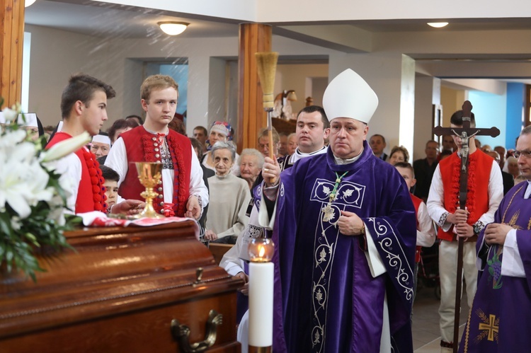 Pogrzeb śp. ks. kan. Borysa Kroczka na Trzycatku